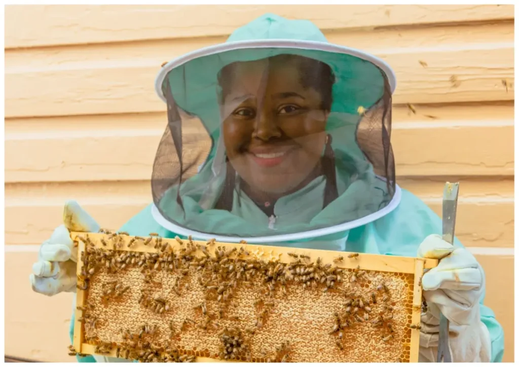 Black Beekeeper